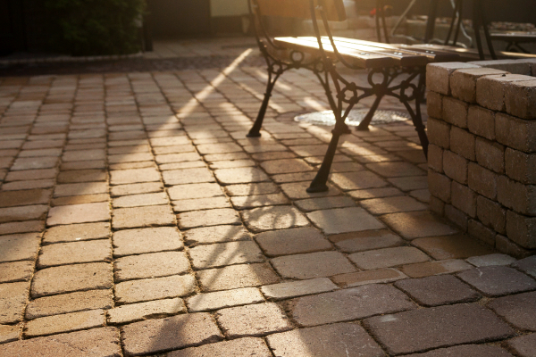 fot.-5-Kostka-postarzana-Roma-Buszrem-2013_251-005-2015-07-18-_-16_32_36-80 Dobrze zaprojektowane nawierzchnie, mają „charakter” i wdzięk