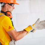 BHP-podczas-remontu-O-tym-musisz-bezwzglednie-pamietac Dobór odpowiedniego stroju i akcesoriów ochronnych, odpowiedzialne podejmowanie działań i brak pośpiechu. BHP podczas remontu. O tym musisz bezwzględnie pamiętać!